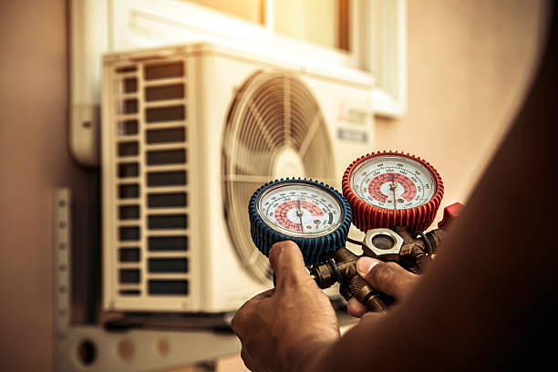 Professional Hvac technician working in Hardaway, AL
